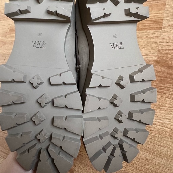 Leather ankle boots - Picture 7 of 9